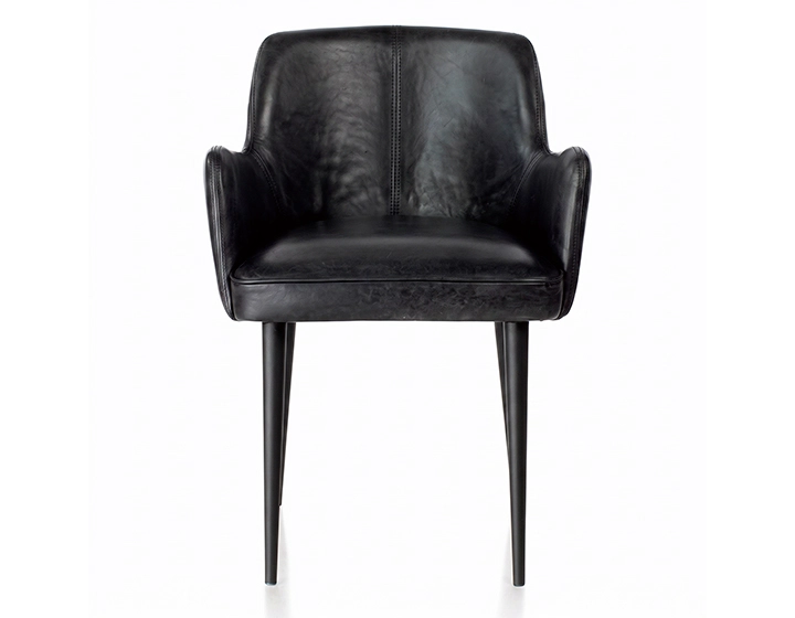 Silla vintage con reposabrazos de piel negro