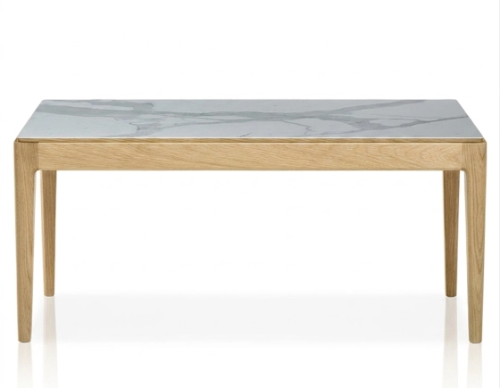 Table basse rectangulaire en chêne et céramique sans tablette en bois teinte naturelle plateau céramique effet marbre blanc