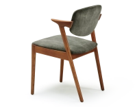 Chaise scandinave bois teinte merisier assise tissu velours vert forêt