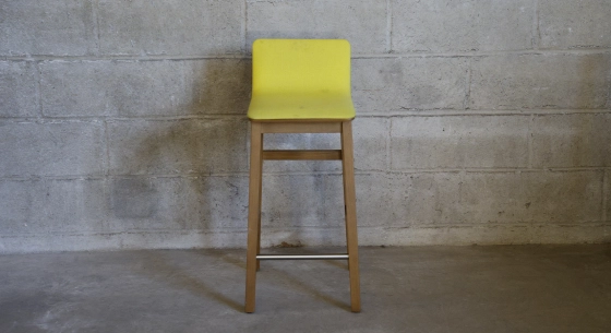 Tabouret de bar en chêne H60 cm bois teinte vintage assise tissu jaune