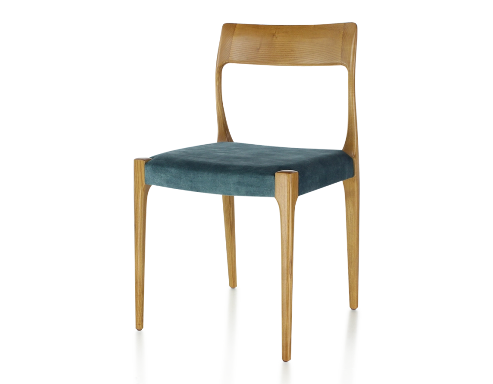 Chaise scandinave bois teinte merisier assise tissu velours bleu pétrole