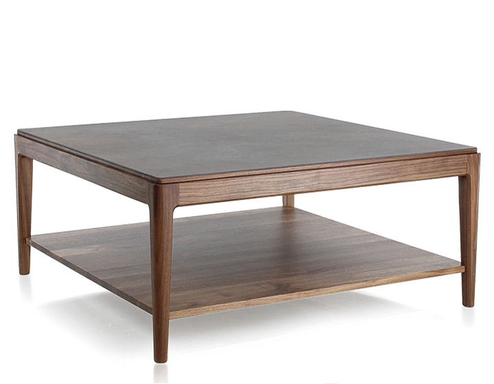 Table basse carrée en noyer et céramique avec tablette en bois teinte naturelle plateau céramique brun oxydé 100x100 cm