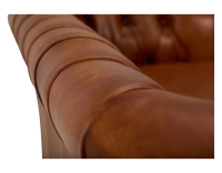 Canapé Chesterfield cuir 2 places marron clair accoudoirs cloutés