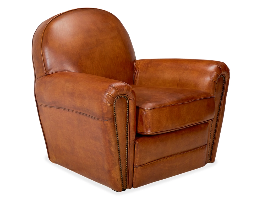 Sillón club de piel marrón claro reposabrazos con tachuelas