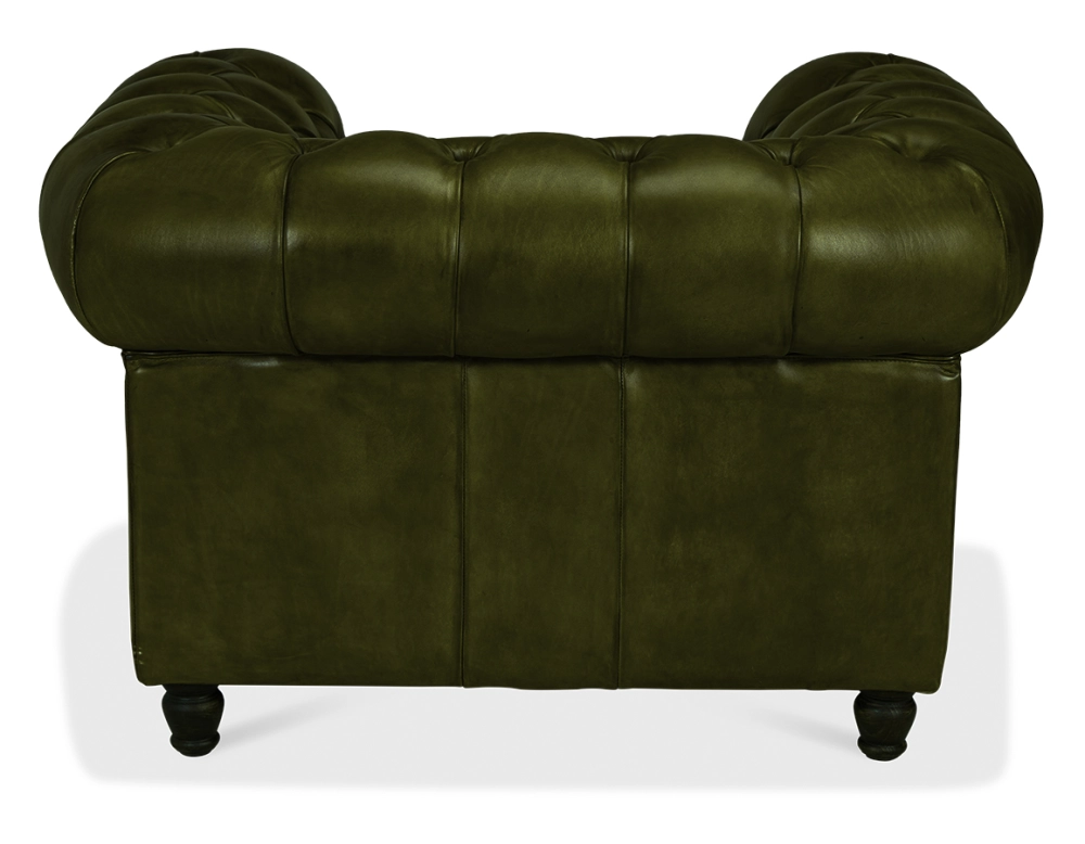Fauteuil chesterfield cuir vert olive accoudoirs cloutés
