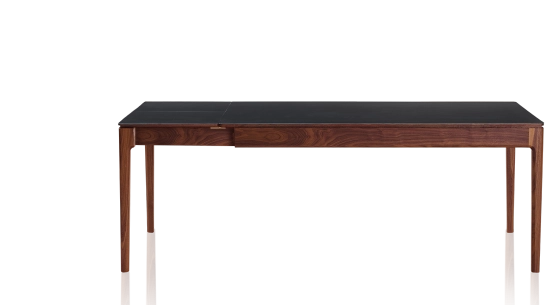 Table extensible 8 à 12 personnes en noyer et céramique allonges céramique avec bois teinte naturelle et plateau et allonges céramique noire unie 210x100 cm