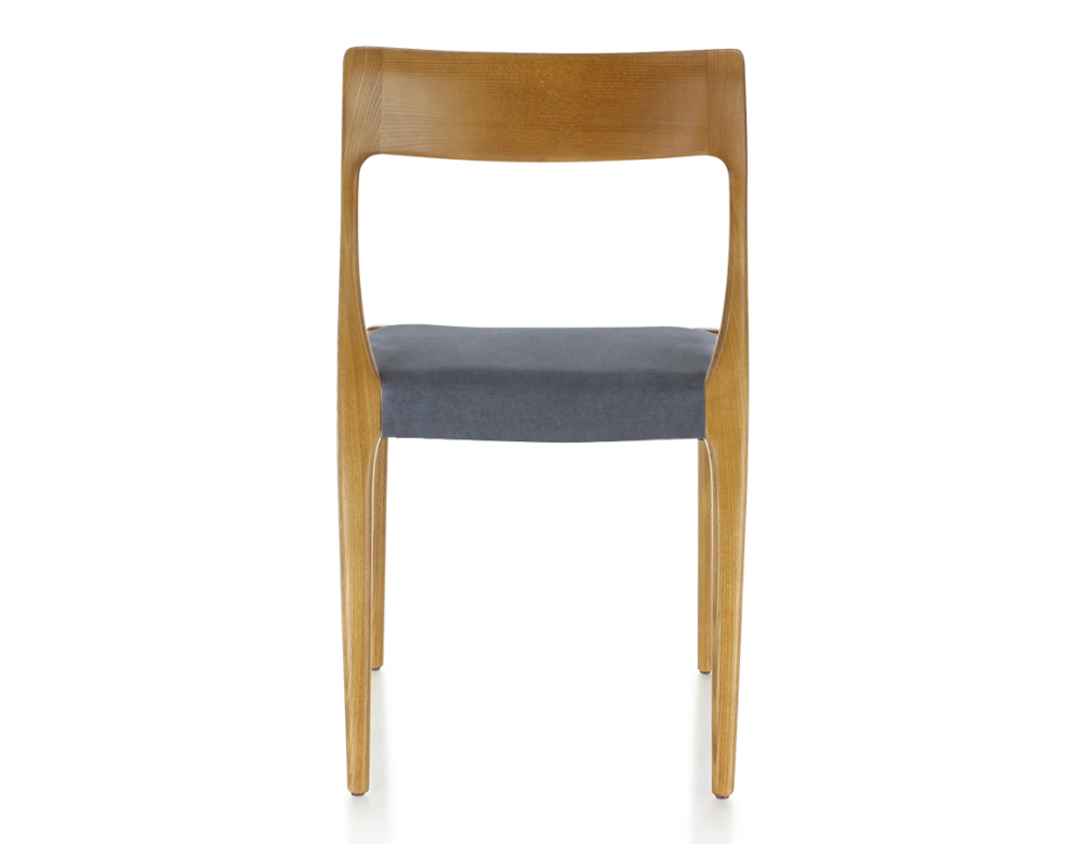 Chaise scandinave bois teinte merisier assise tissu gris
