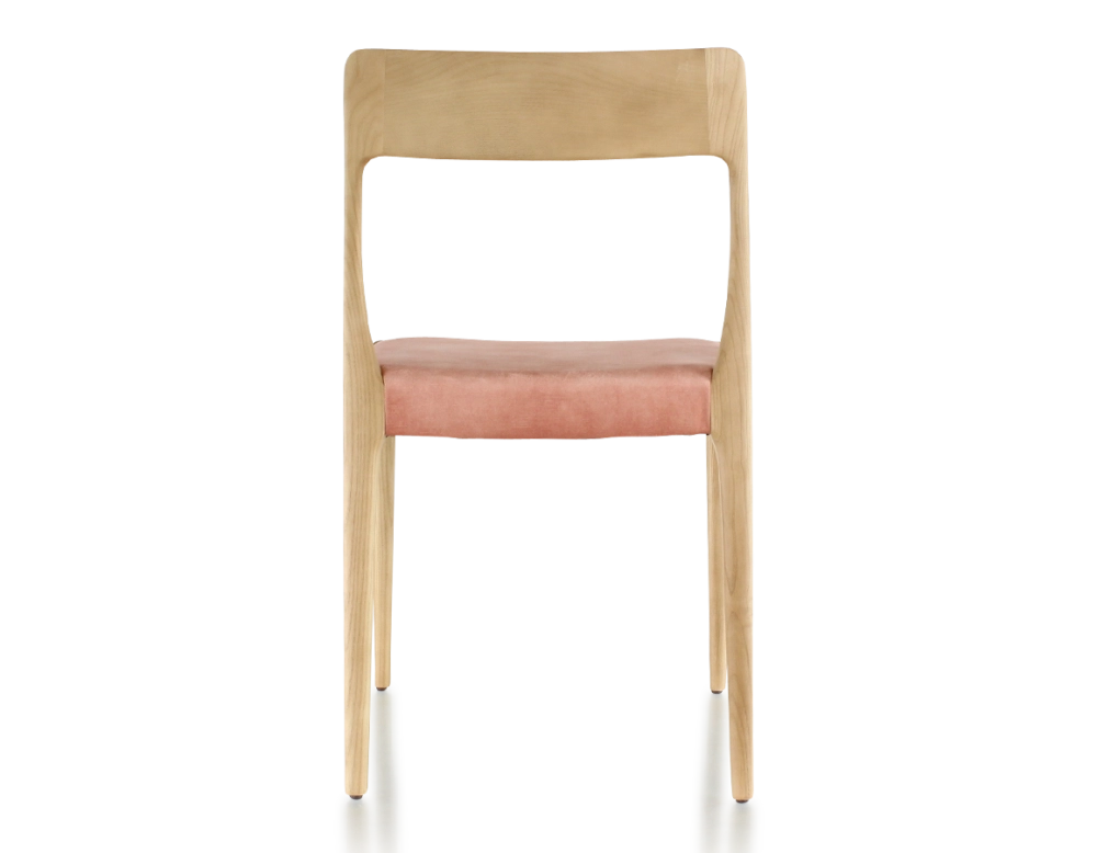 Chaise scandinave bois teinte naturelle assise tissu velours rose pâle