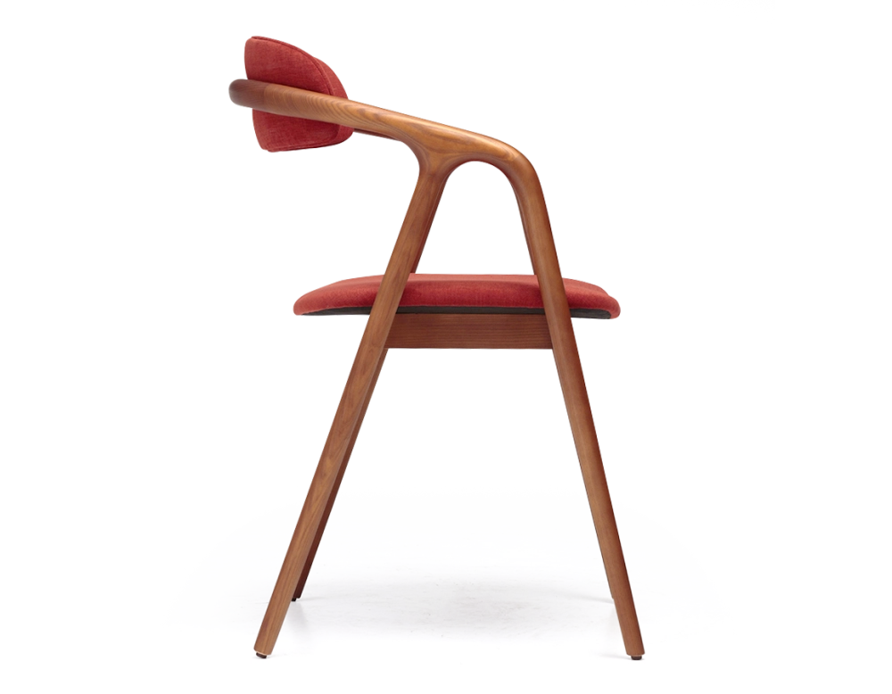 Chaise scandinave bois teinte merisier assise tissu beige orange brulé