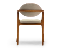 Chaise design avec accoudoirs bois teinte merisier et tissu taupe