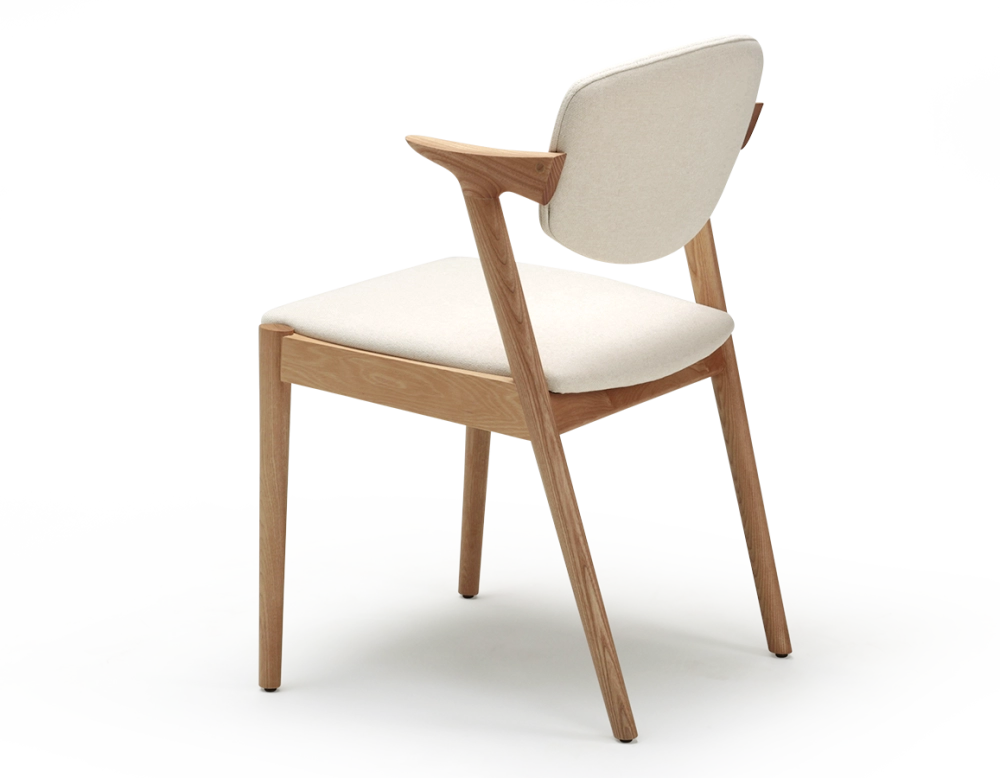 Silla escandinava madera tinte natural asiento tejido blanco roto