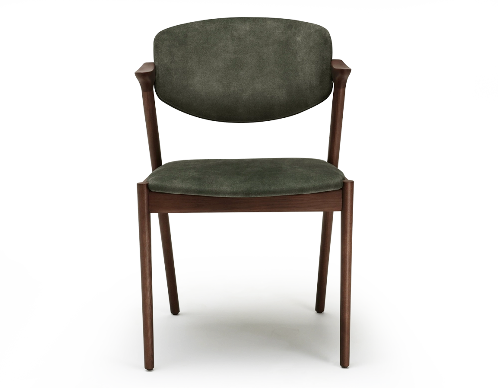 Chaise scandinave bois teinte marron foncé assise tissu velours vert forêt