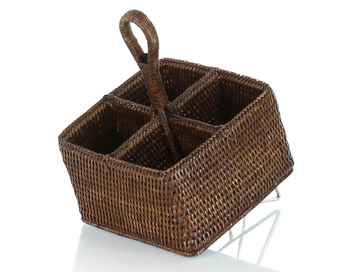 Range couverts en rotin brun