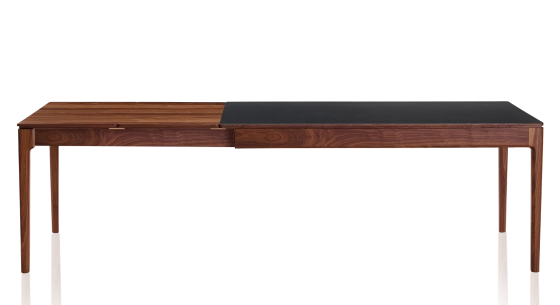Table extensible 8 à 12 personnes en noyer et céramique allonges bois avec bois teinte naturelle et plateau céramique noir unie 210x100 cm