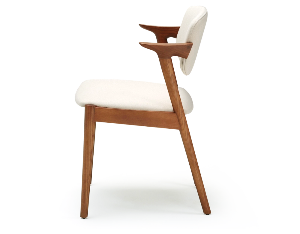 Chaise scandinave bois teinte merisier assise tissu blanc cassé