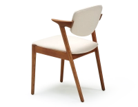 Chaise scandinave bois teinte merisier assise tissu blanc cassé
