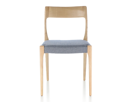 Silla escandinava madera tinte natural asiento tejido chevron azul