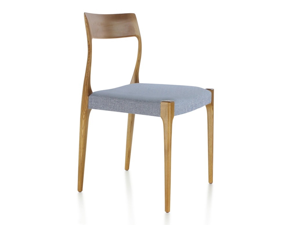 Chaise scandinave bois teinte merisier assise tissu chevron bleu