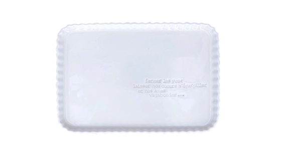 Plat rectangulaire avec message GM