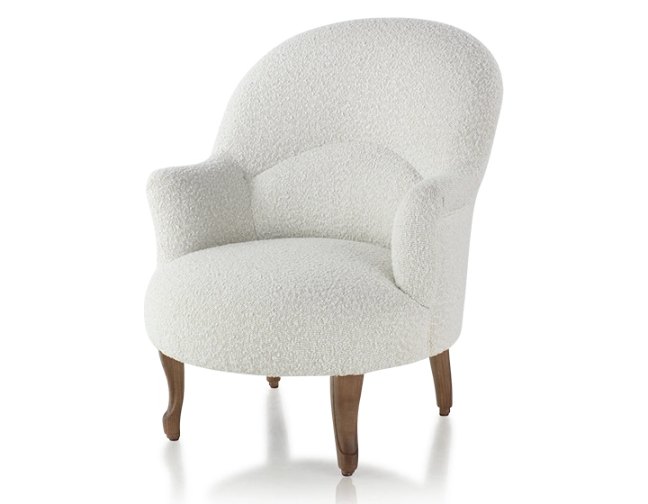 Fauteuil crapaud avec accoudoirs pieds bois teinte noyer et tissu bouclé blanc