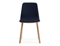 Chaise design en chêne tapissé bois teinte naturelle assise tissu bleu marine