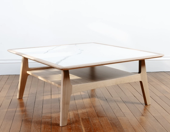 Table basse carrée en chêne et céramique avec bois teinte naturelle plateau céramique effet marbre blanc 100x100 cm