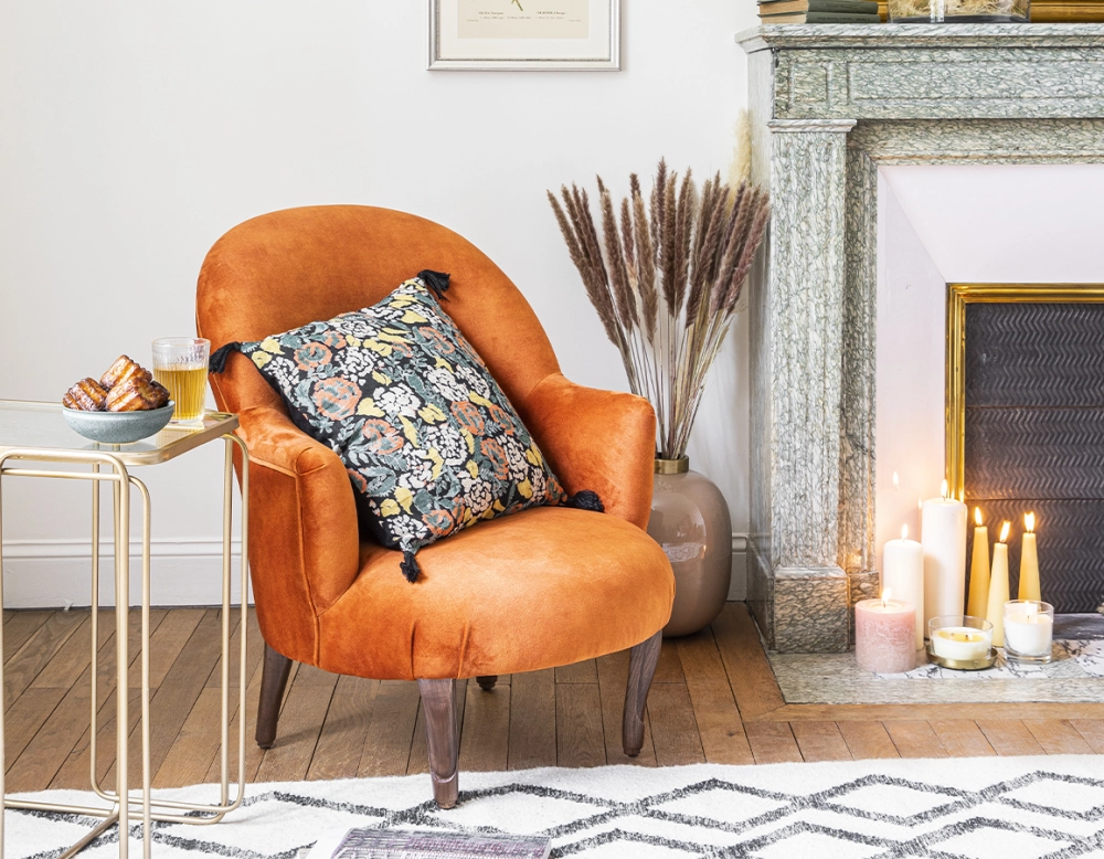 Toad armchair with armrests walnut-stained wooden legs and terracotta velvet fabric