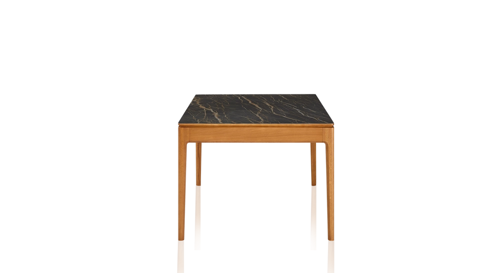 Table extensible en chêne et céramique 6 à 10 personnes allonges céramique avec bois teinte merisier et plateau et allonges céramique effet marbre noir 140x90 cm