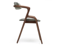 Silla escandinava madera tinte nogal asiento tejido terciopelo gris azul