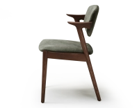 Chaise scandinave bois teinte marron foncé assise tissu velours vert forêt
