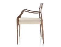 Chaise scandinave avec accoudoirs bois teinte marron foncé assise tissu camel