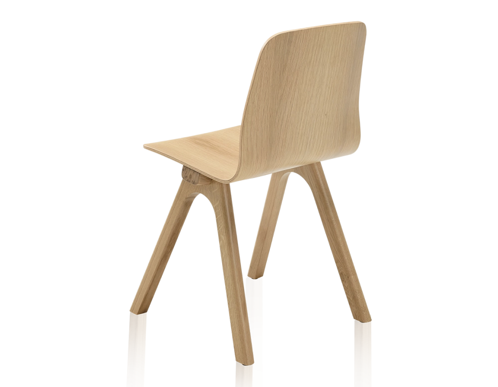 Chaise design en chêne teinte de bois naturelle