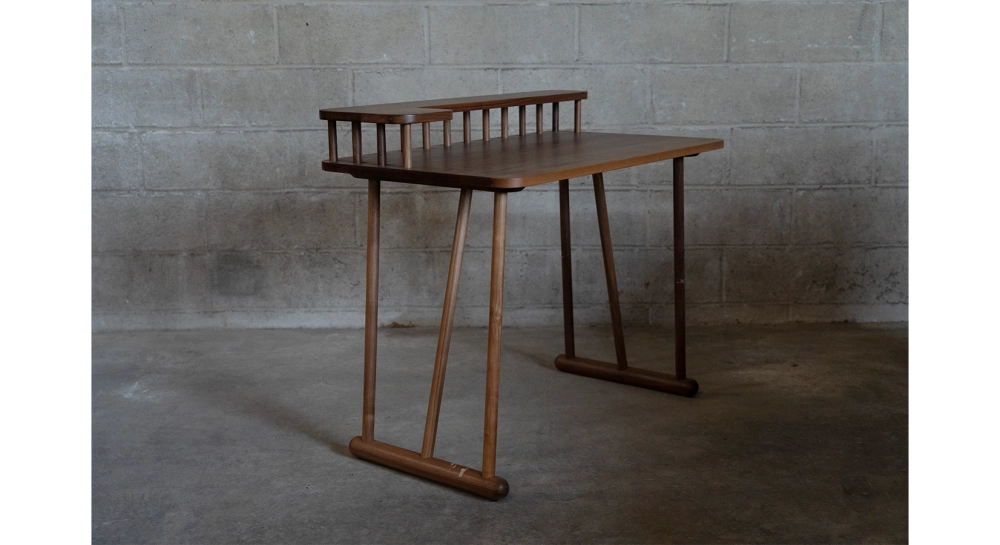 Bureau design en noyer l80 cm