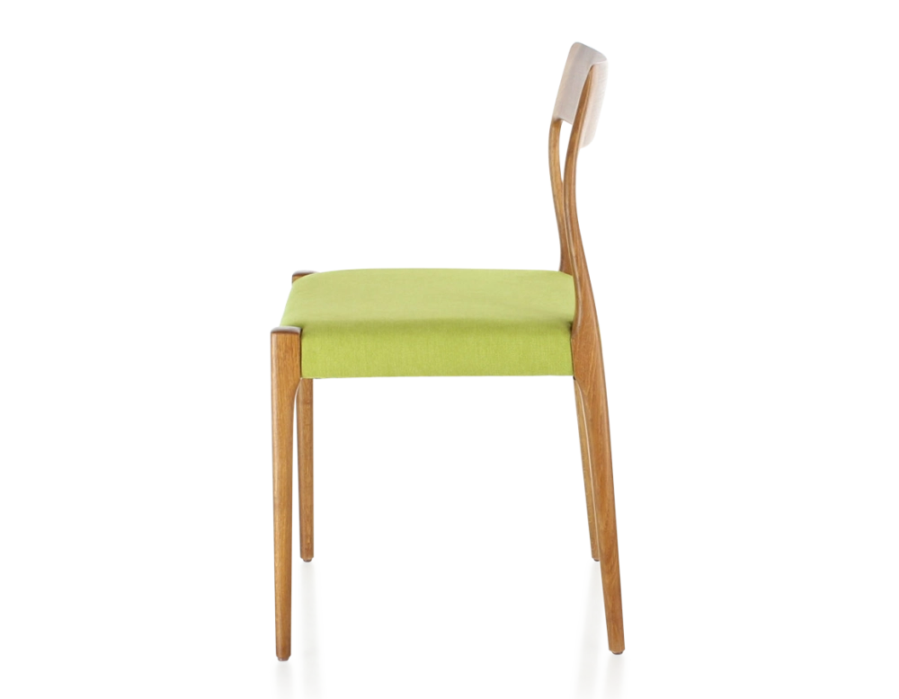 Chaise scandinave bois teinte merisier assise tissu vert pomme