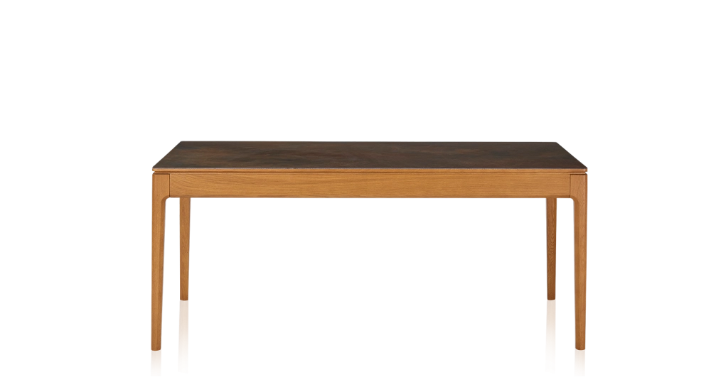 Table extensible 6 à 10 personnes en chêne et céramique allonges bois avec bois teinte merisier et plateau céramique brun oxydé 140x90 cm