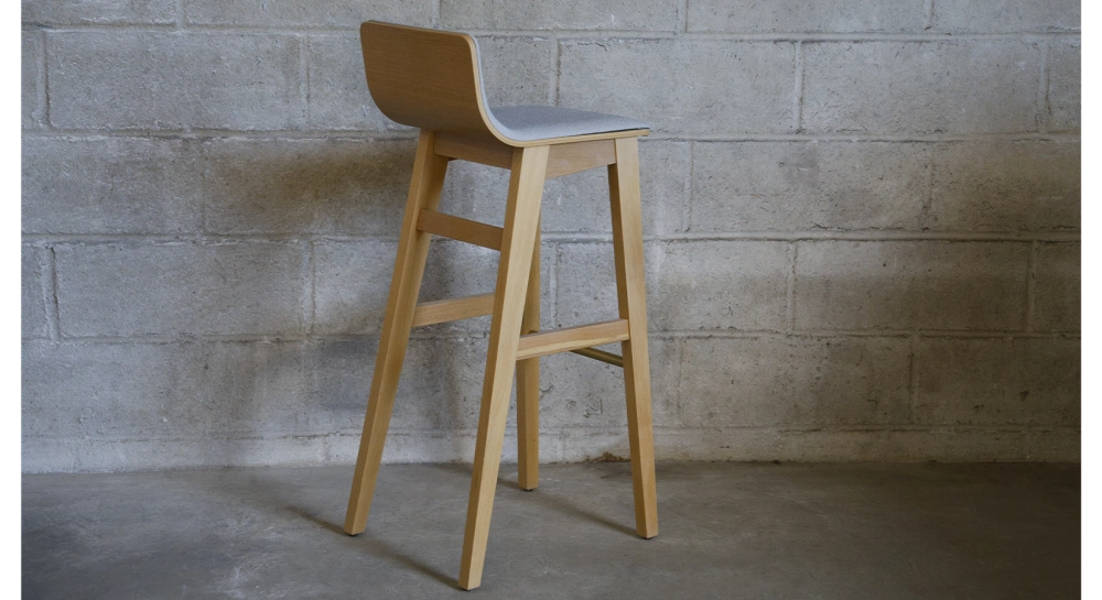 Taburete de bar de roble H80 cm madera tinte natural asiento tejido gris