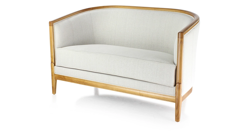 Sofá antiguo de 2 plazas madera tinte cerezo y tejido beige natural