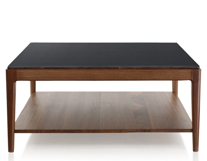 Table basse carrée en noyer et céramique avec tablette en bois teinte naturelle plateau céramique noir unie 100x100 cm