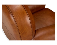 Sillón club de piel marrón claro reposabrazos con tachuelas