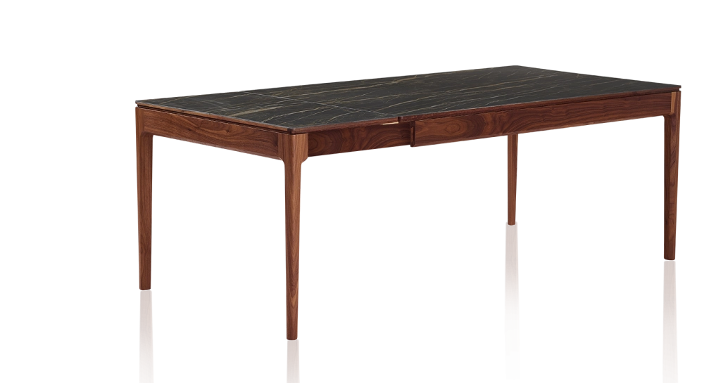 Table extensible 8 à 12 personnes en noyer et céramique allonges céramique avec bois teinte naturelle et plateau et allonges céramique effet marbre noir 180x100 cm