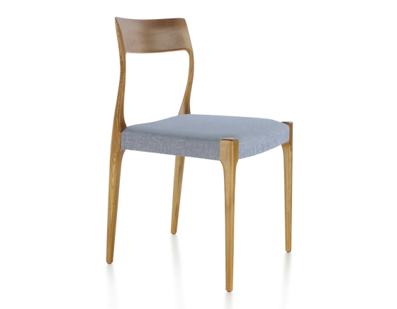 Chaise scandinave bois teinte merisier assise tissu chevron bleu