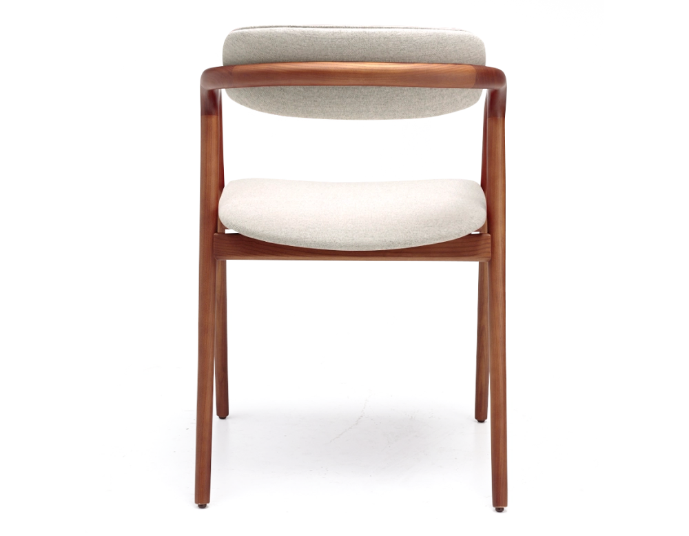 Silla escandinava madera tinte cerezo asiento tejido beige natural
