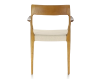 Chaise scandinave avec accoudoirs bois teinte merisier assise tissu camel
