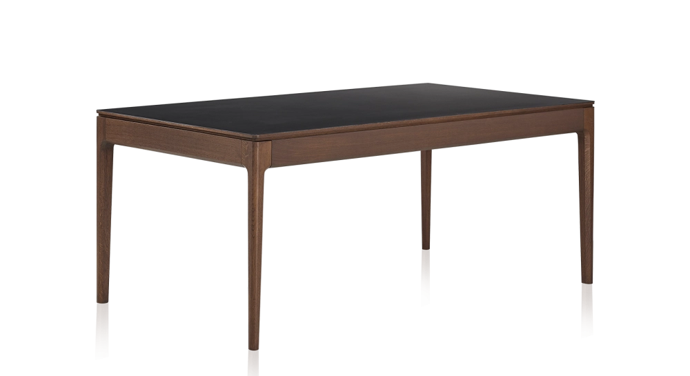 Table salle à manger en chêne et céramique 6 personnes avec bois teinte marron foncé et plateau céramique noir unie 160x100 cm