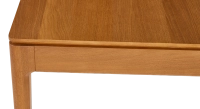 Table extensible 8 à 12 personnes en chêne avec plateau et allonges bois teinte merisier 210x100 cm