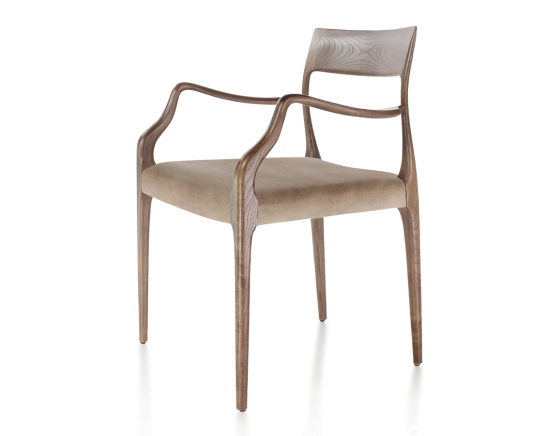 Chaise scandinave avec accoudoirs bois teinte marron foncé assise tissu velours taupe clair