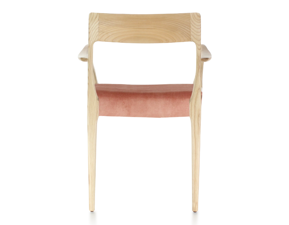 Chaise scandinave avec accoudoirs bois teinte naturelle assise tissu velours rose pâle