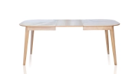 Mesa extensible de 6 a 10 personas de roble y cerámica con extensiones de madera con madera de tinte natural y tablero cerámico efecto mármol blanco 140x90 cm
