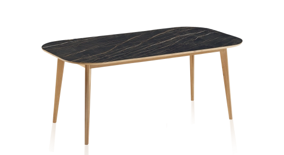 Table salle à manger 6 personnes en chêne et céramique avec bois teinte naturelle et plateau céramique effet marbre noir 140x90 cm