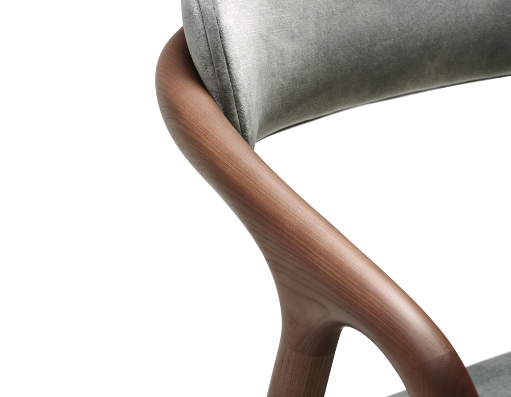 Chaise scandinave bois teinte noyer assise tissu velours gris bleu